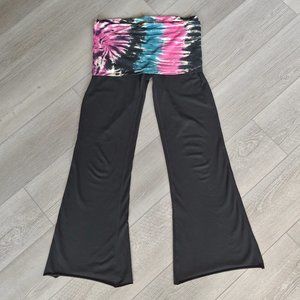 World Karmony tie-dye cover-your-butt yoga pants:)